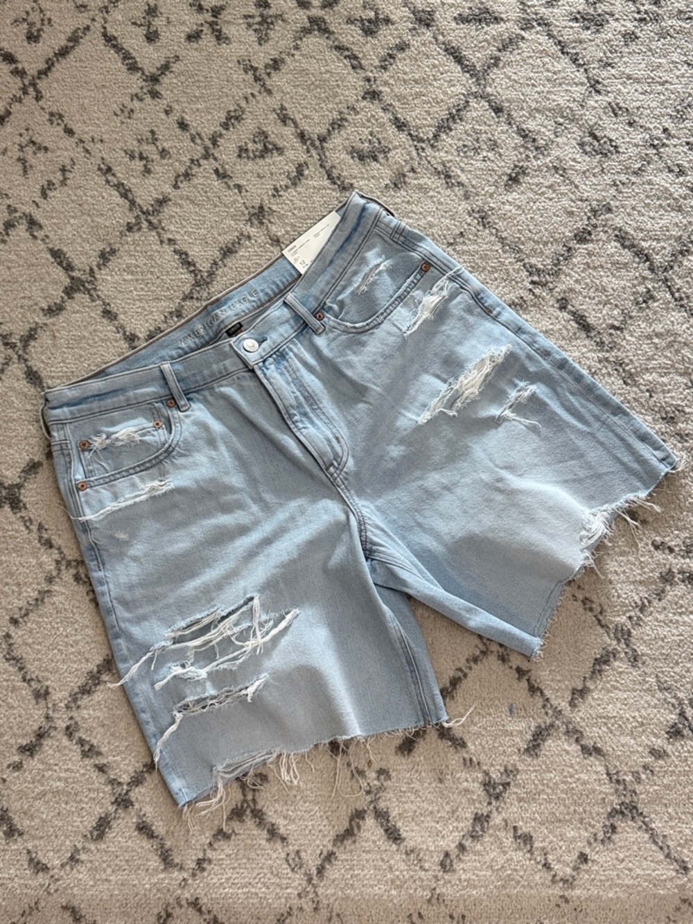 AMERICAN EAGLE -